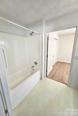 151 24th Street NW, Hickory, NC 28601