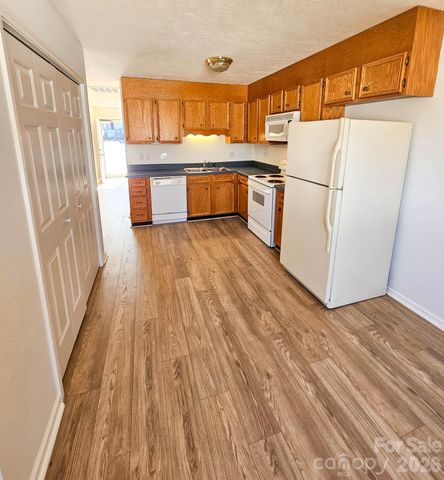 151 24th Street NW, Hickory, NC 28601