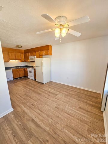 151 24th Street NW, Hickory, NC 28601