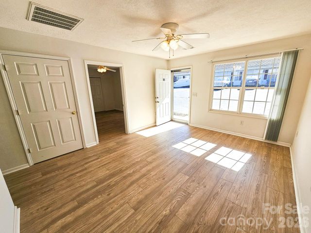 151 24th Street NW, Hickory, NC 28601