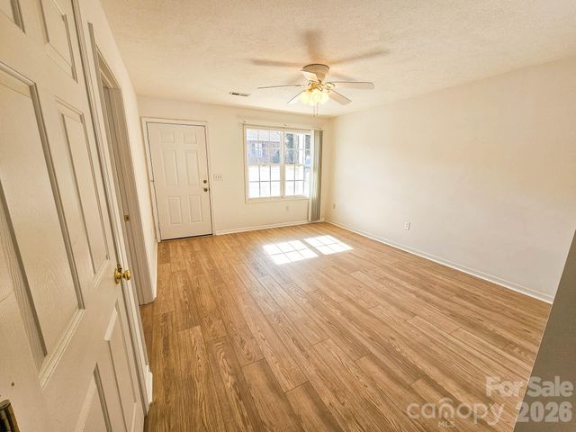 151 24th Street NW, Hickory, NC 28601