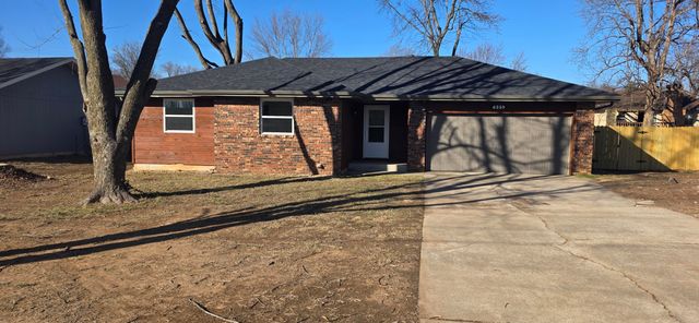4359 W Weaver Road, Battlefield, MO 65619