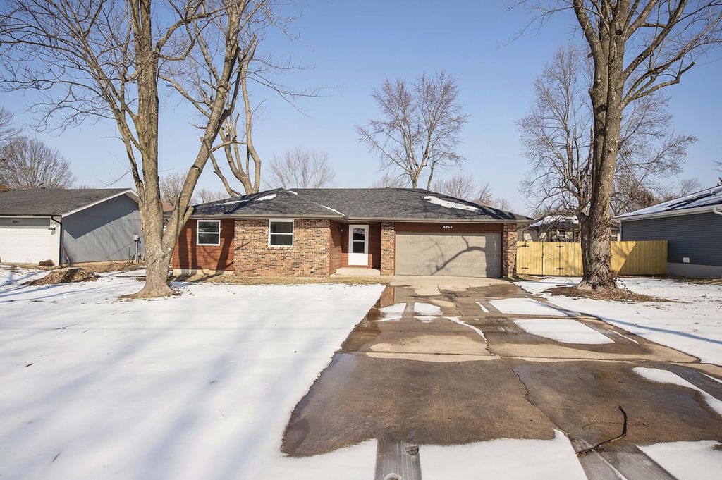 4359 W Weaver Road, Battlefield, MO 65619