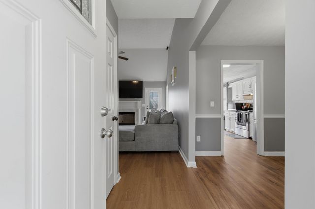 210 Stockton Dr, Murfreesboro, TN 37128