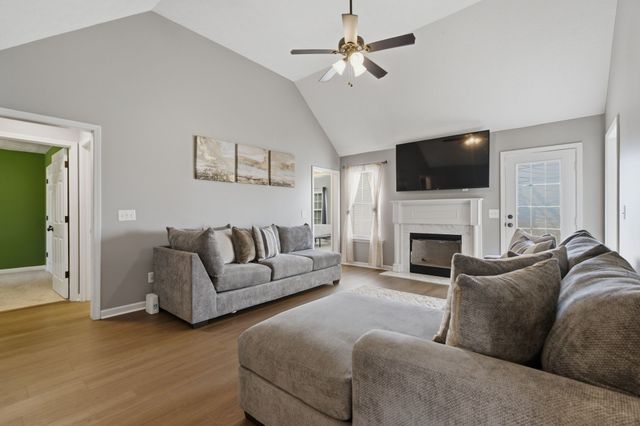 210 Stockton Dr, Murfreesboro, TN 37128