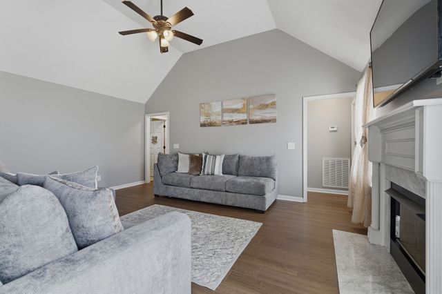 210 Stockton Dr, Murfreesboro, TN 37128