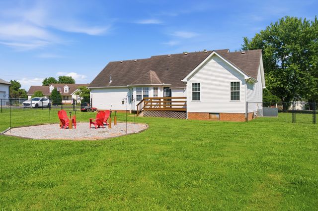 210 Stockton Dr, Murfreesboro, TN 37128