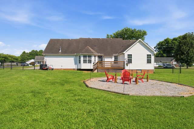 210 Stockton Dr, Murfreesboro, TN 37128