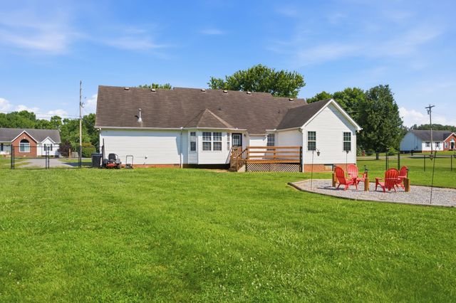 210 Stockton Dr, Murfreesboro, TN 37128