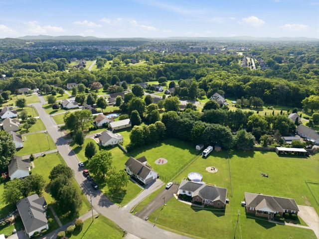 210 Stockton Dr, Murfreesboro, TN 37128