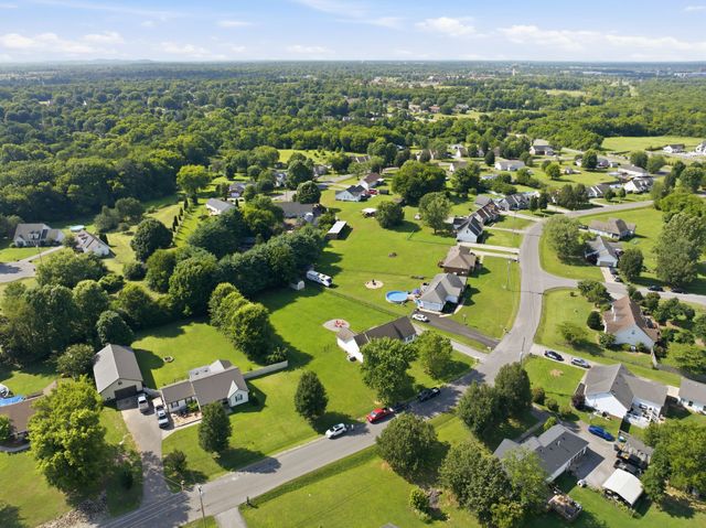 210 Stockton Dr, Murfreesboro, TN 37128