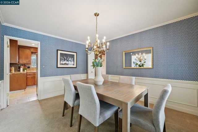 34 Sherwood Ct, Moraga, CA 94556