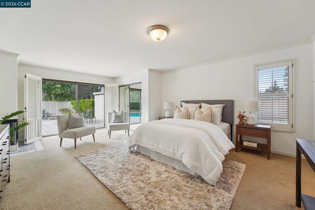 34 Sherwood Ct, Moraga, CA 94556