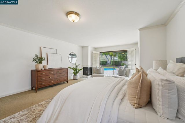 34 Sherwood Ct, Moraga, CA 94556