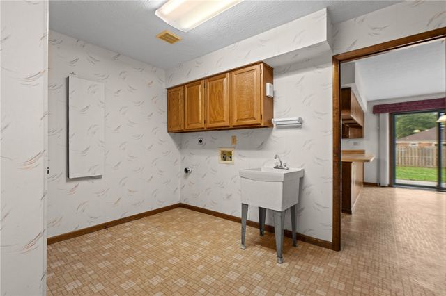 1211 Agate Trail, Washington Twp, OH 45459