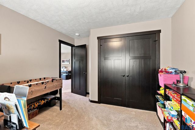 5409 S Solono Ave Avenue, Sioux Falls, SD 57108