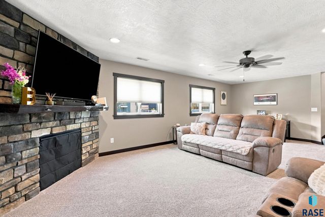 5409 S Solono Ave Avenue, Sioux Falls, SD 57108