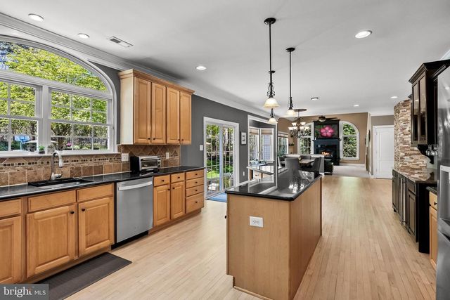 7 JOHN SLOAN WAY, Marlton, NJ 08053