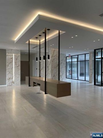 470 Main Street 413, Fort Lee, NJ 07024
