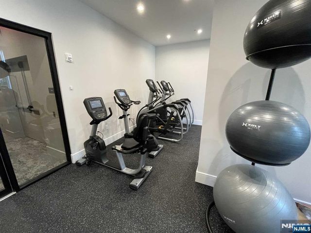 470 Main Street 413, Fort Lee, NJ 07024