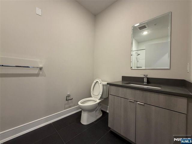 470 Main Street 413, Fort Lee, NJ 07024