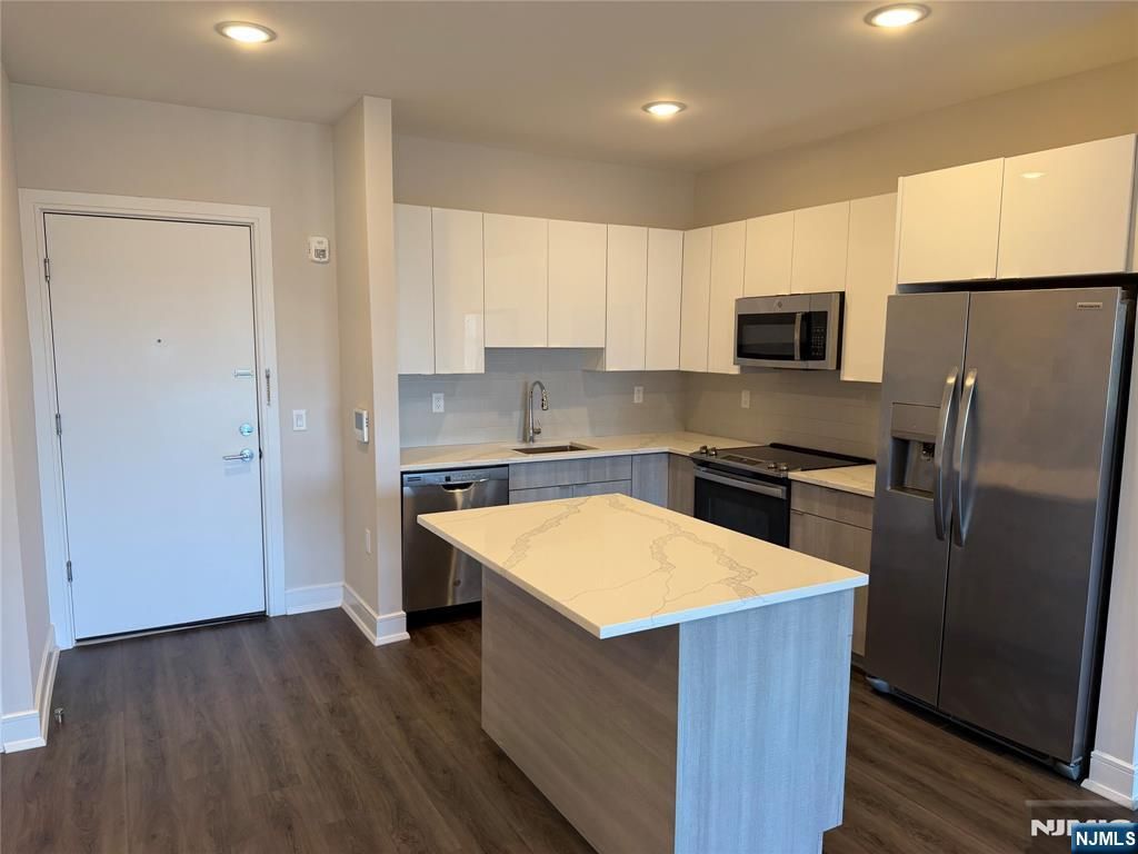 470 Main Street 413, Fort Lee, NJ 07024