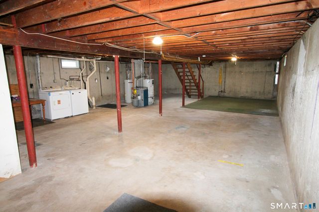 17 Pinehurst Avenue 2nd Floor, New Britain, CT 06053