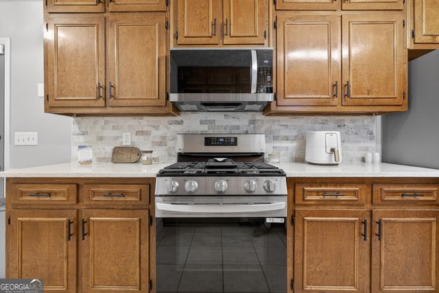3756 Southgate Drive SW, Lilburn, GA 30047