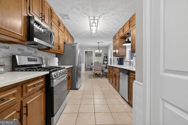 3756 Southgate Drive SW, Lilburn, GA 30047