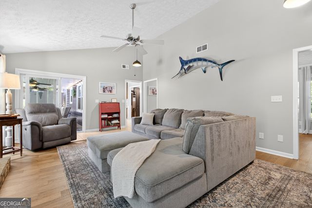 3756 Southgate Drive SW, Lilburn, GA 30047