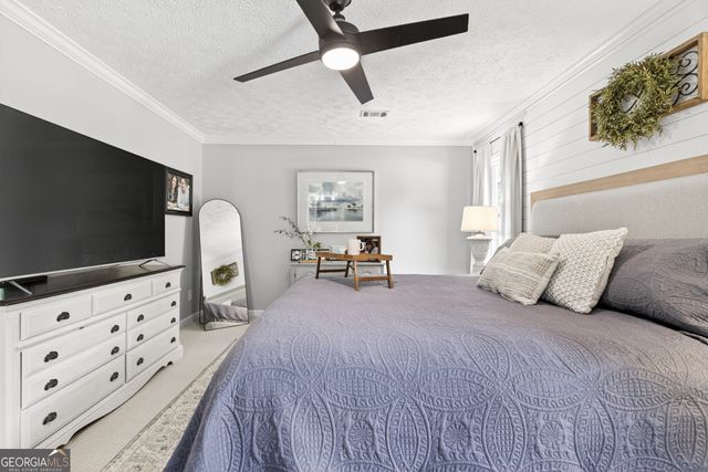 3756 Southgate Drive SW, Lilburn, GA 30047