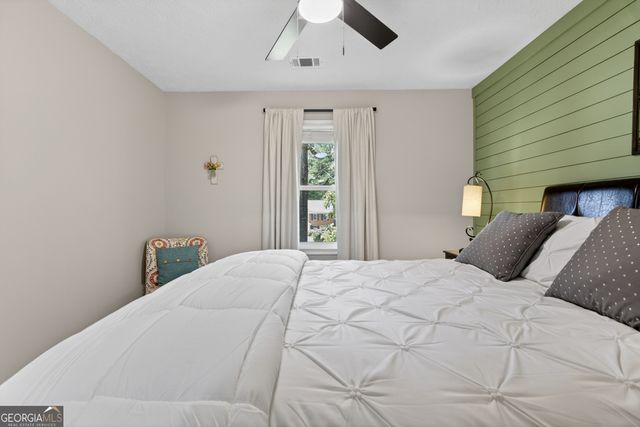 3756 Southgate Drive SW, Lilburn, GA 30047