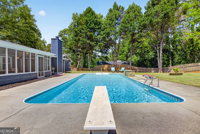 3756 Southgate Drive SW, Lilburn, GA 30047