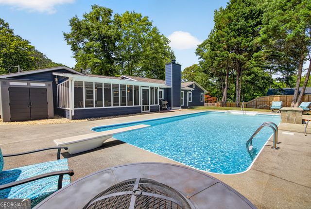 3756 Southgate Drive SW, Lilburn, GA 30047