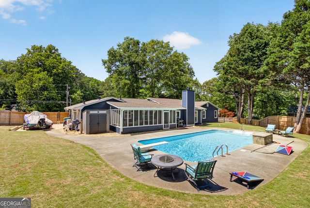 3756 Southgate Drive SW, Lilburn, GA 30047