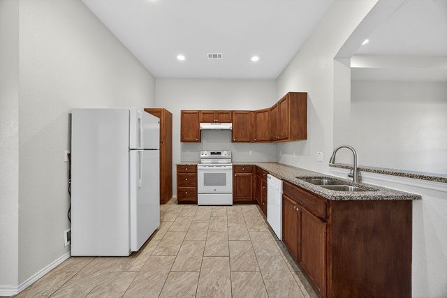 625 Green Mound Drive, Glenn Heights, TX 75154