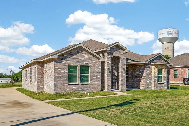 625 Green Mound Drive, Glenn Heights, TX 75154