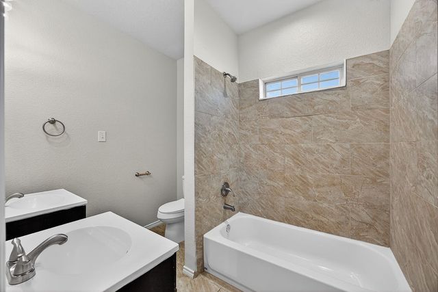 625 Green Mound Drive, Glenn Heights, TX 75154