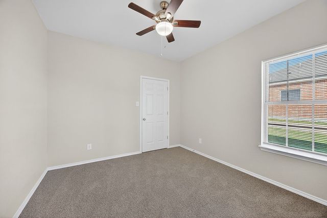 625 Green Mound Drive, Glenn Heights, TX 75154