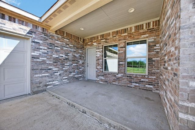 625 Green Mound Drive, Glenn Heights, TX 75154