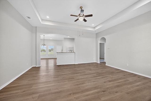 625 Green Mound Drive, Glenn Heights, TX 75154