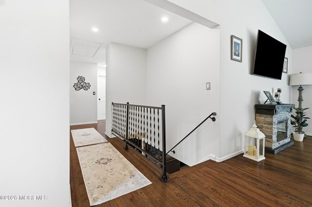 56 Hope Road, Tinton Falls, NJ 07724