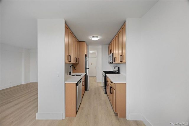 825 Morrison Avenue 10A, Bronx, NY 10473