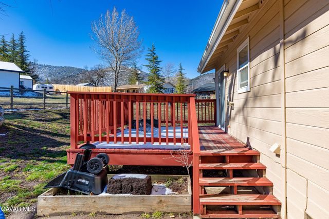 18330 Basil Drive, Tehachapi, CA 93561