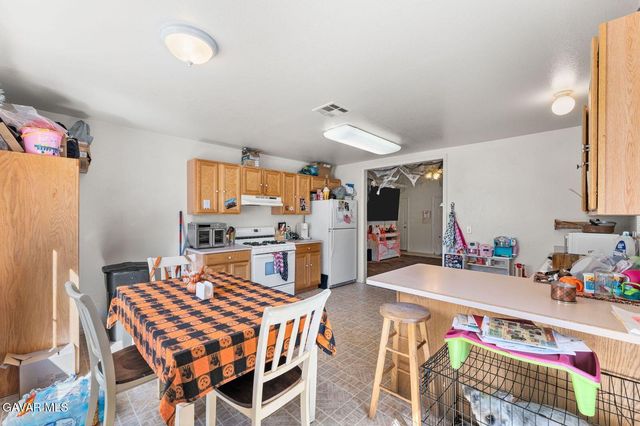 18330 Basil Drive, Tehachapi, CA 93561