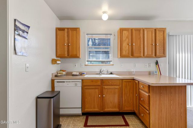 18330 Basil Drive, Tehachapi, CA 93561