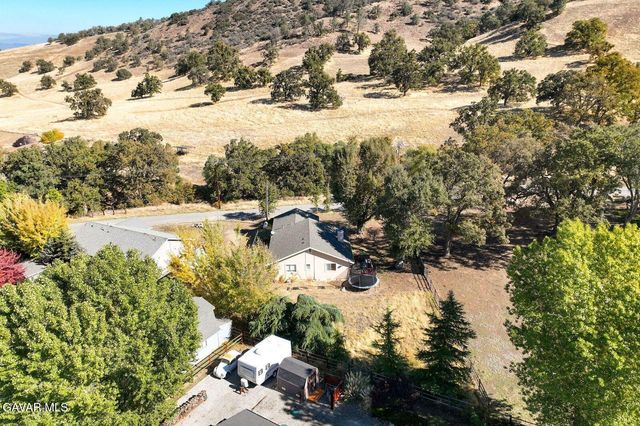18330 Basil Drive, Tehachapi, CA 93561