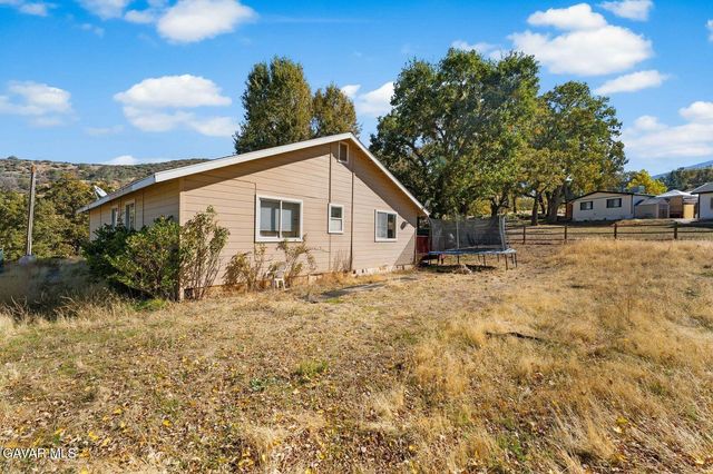18330 Basil Drive, Tehachapi, CA 93561