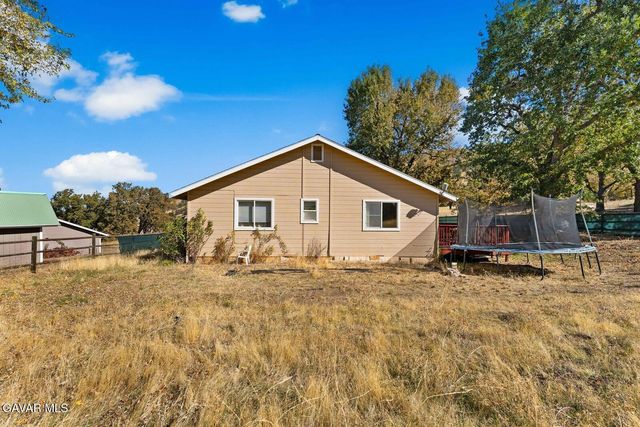 18330 Basil Drive, Tehachapi, CA 93561