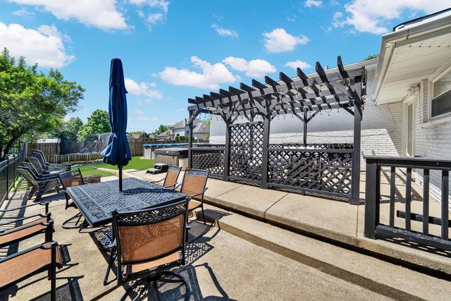 9737 W 57TH Street, Countryside, IL 60525